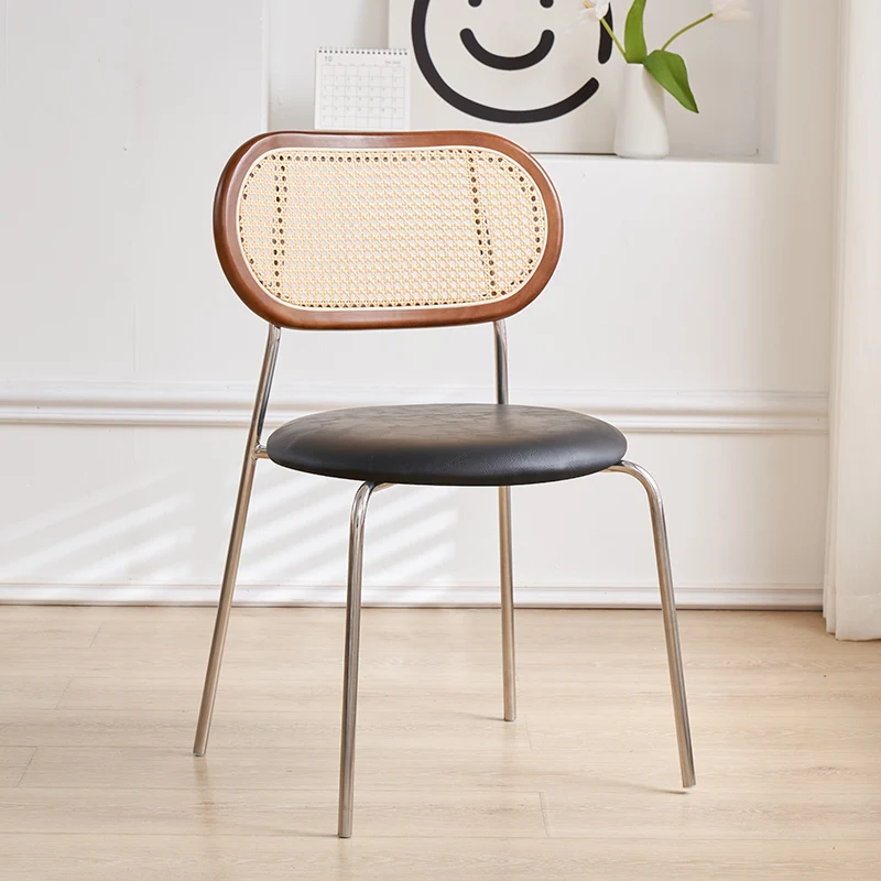 Скандинавские современные обеденные стулья с опорой для спинки, Сверхлегкие дизайнерские минималистичные стулья для ожидания обеда, Сменные предметы первой необходимости