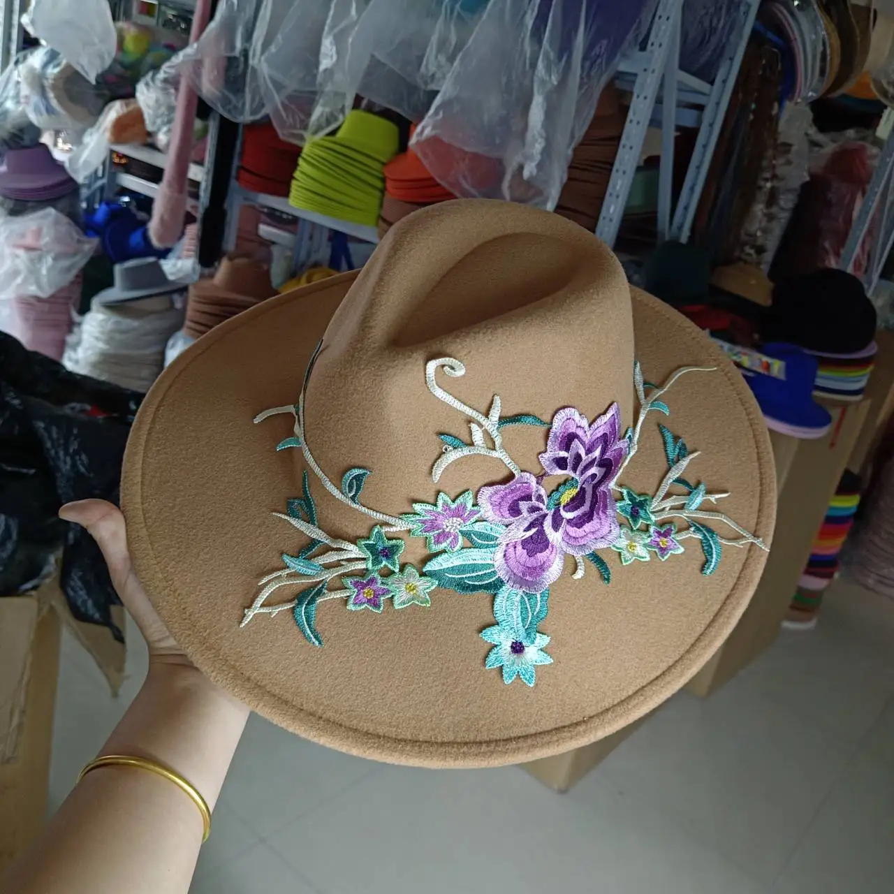 2023 Новая фетровая шляпа с 3D вышивкой, женская джазовая шляпа, весенне-осенняя модная свадебная шляпа, сомбреро