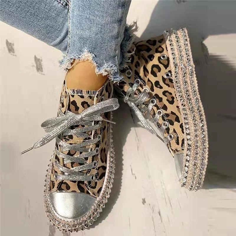 Женские кроссовки с леопардовыми заклепками, женская парусиновая обувь для отдыха, низкие кроссовки на шнуровке, женские кроссовки