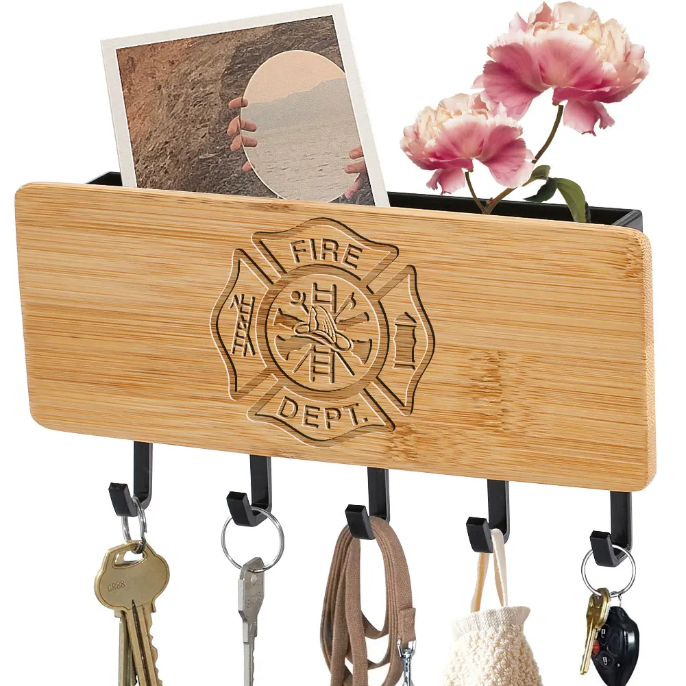 Деревянная вешалка для ключей пожарного с гравировкой, настенная полка для экологичного хранения, практичная вешалка для одежды для бытовых ключей.